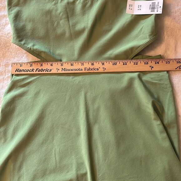 New! Abercrombie & Fitch Traveler Athletic Dress Green w/ built- in shorts NWT - Picture 9 of 15
